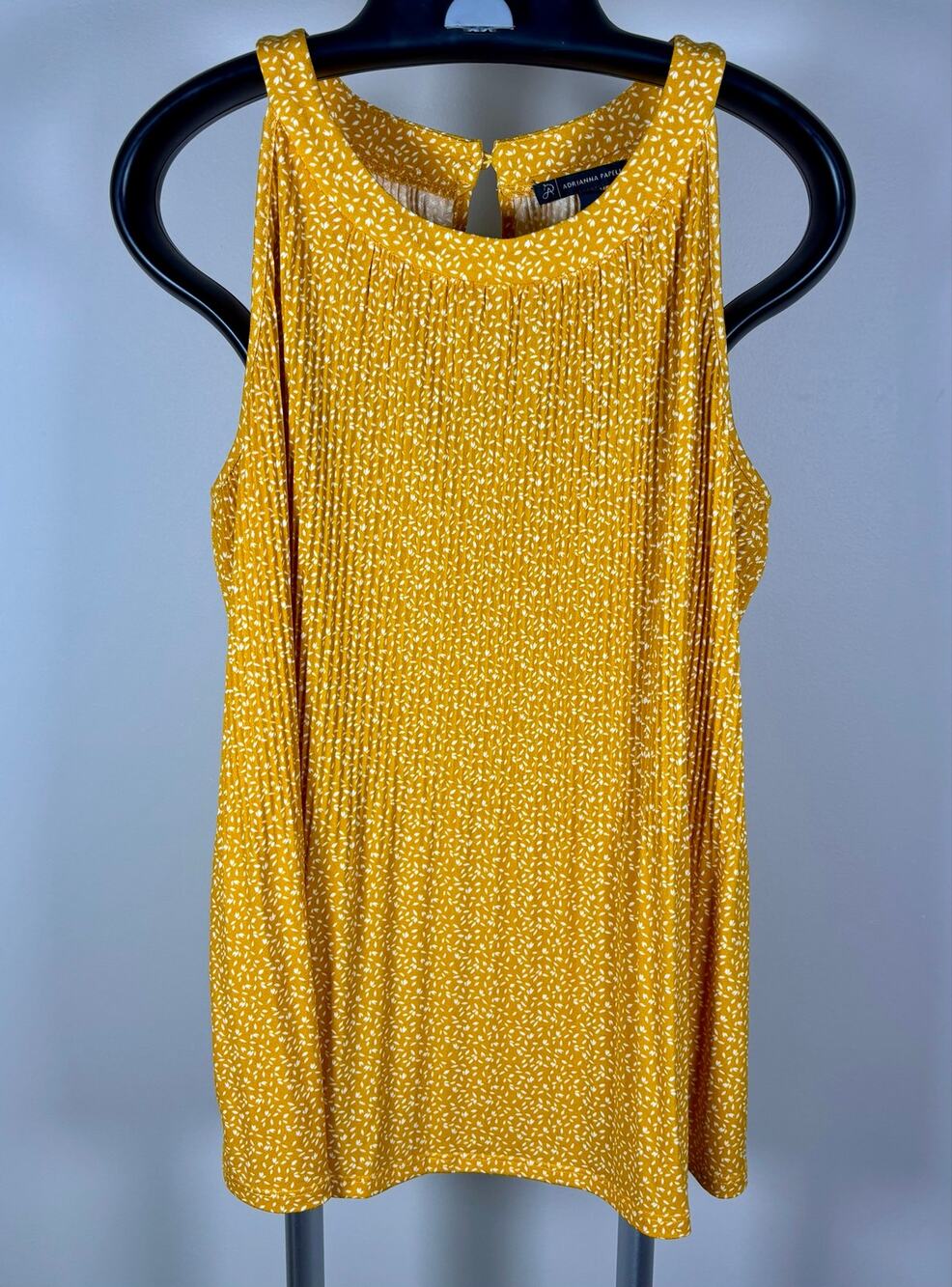 NWT Adrianna Papell Mustard Yellow Halter Style Neckline Printed Pleated Top L